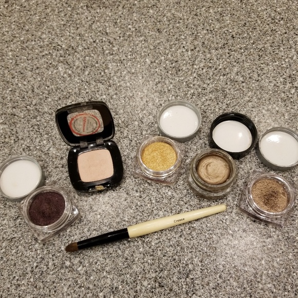 L'Oreal Other - RESERVED/EYESHADOW BUNDLE WITH CREASE BRUSH